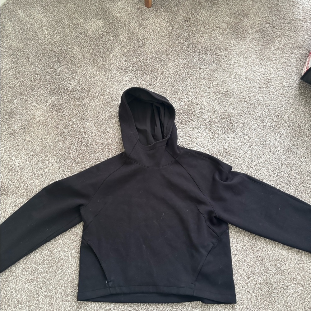 Lululemon women’s Black Hooded Pullover Sweatshirt